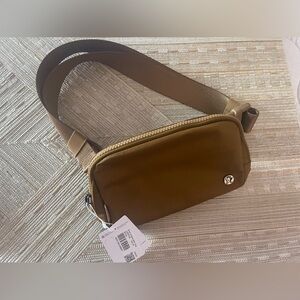 NWT Lululemon Lux burnt caramel belt bag